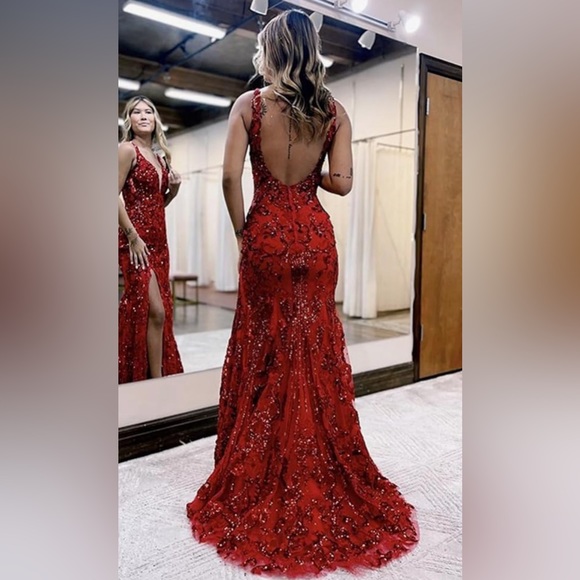 Alikey Mermaid red prom dress with slit - Picture 2 of 3